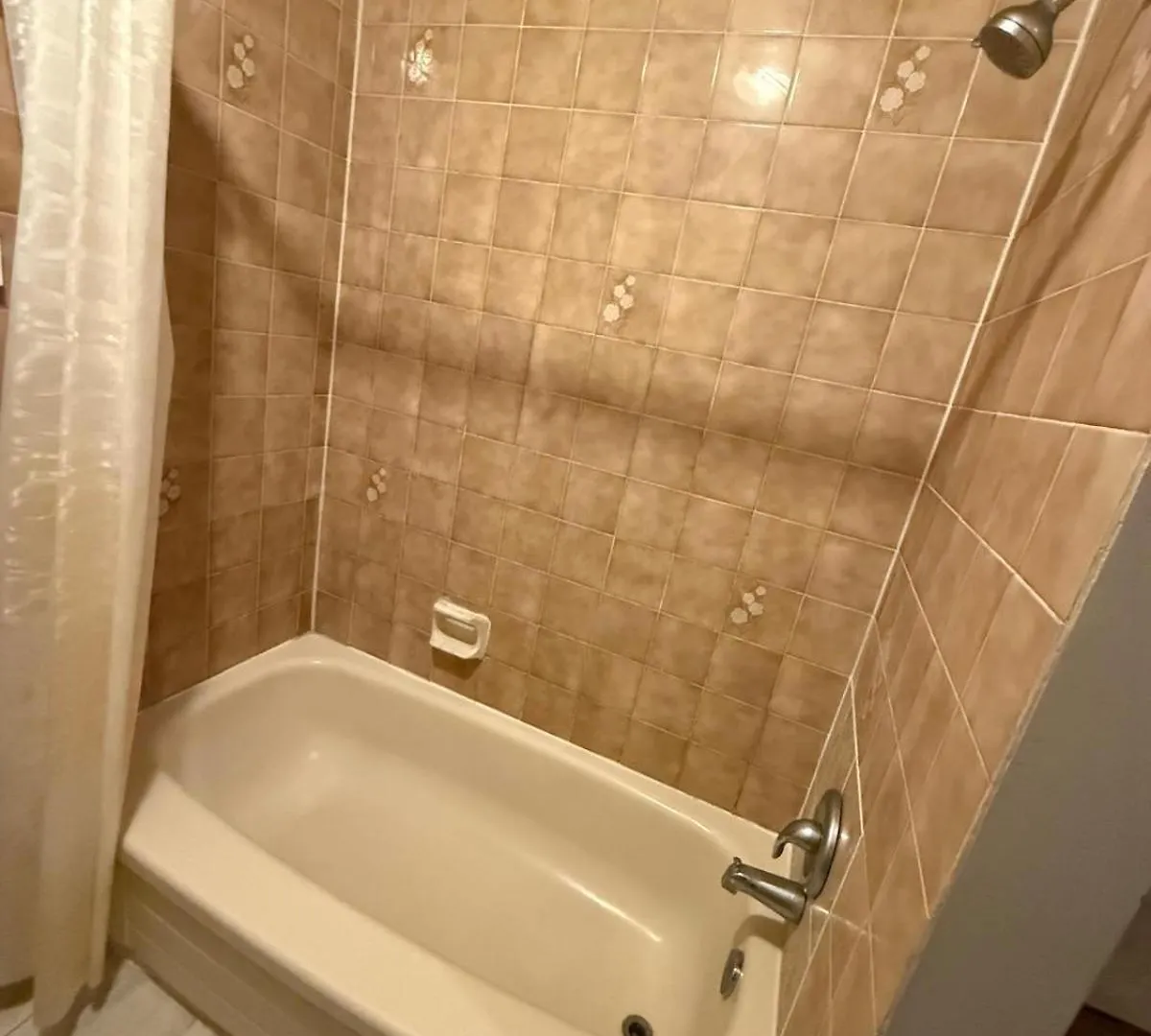 Homestay Airport Kitchener Homestay-Near Conestoga College, Fairview Mall, Plaza- 24Hrs Checkin